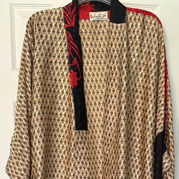 Kantha Bae Other - Kantha Bae Solace Kimono 
Beautiful Rasgula Silk
Exterior pockets and belt
